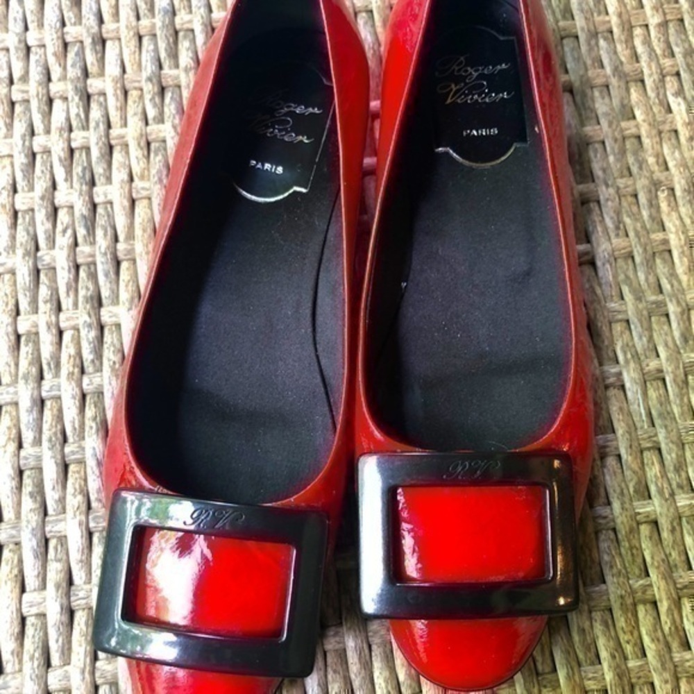 Roger Vivier Red Signature Flats 35